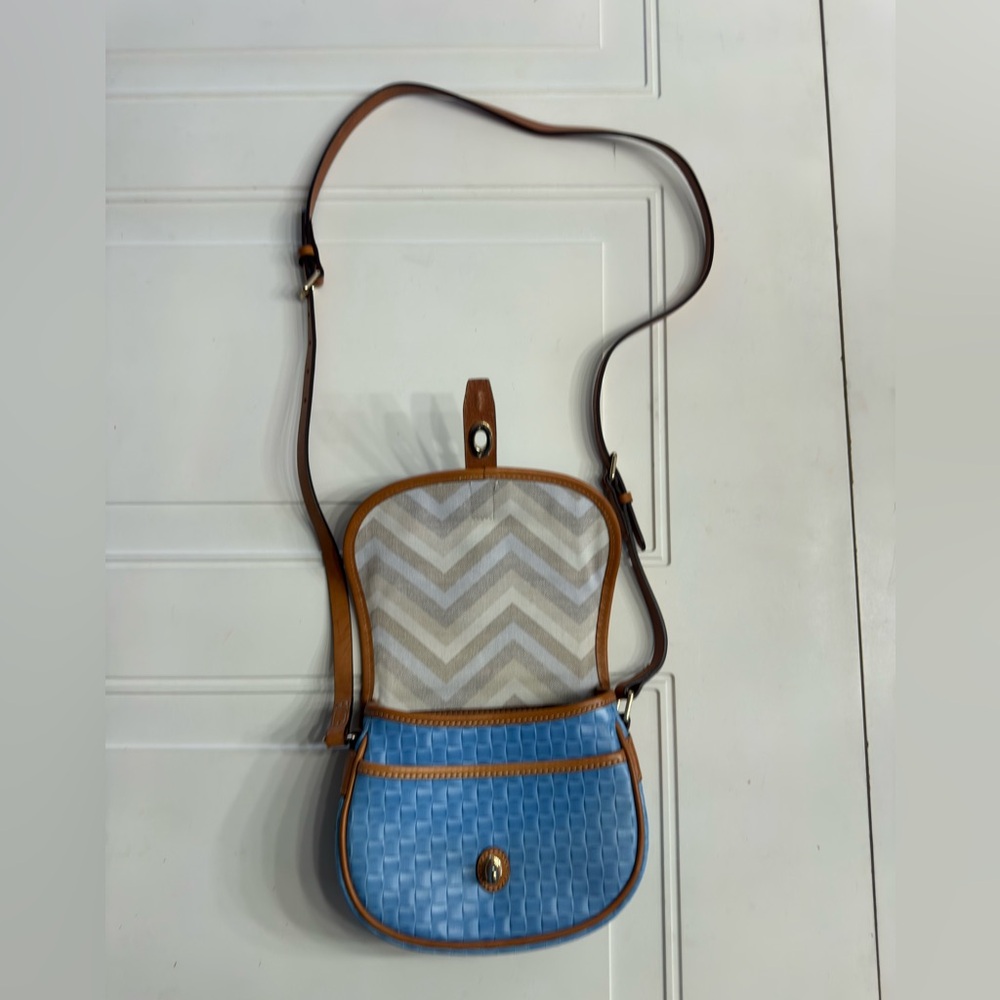 Dooney & Bourke Claremont Field Bag Light Blue Woven Leather Crossbody Purse - Picture 4 of 9